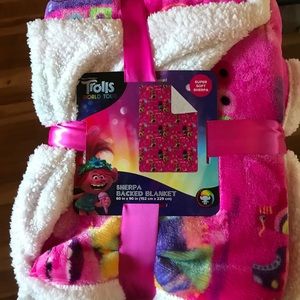 Trolls Microfiber Lightweight Throws, Twin Full